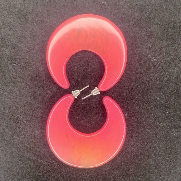 Retro Pink Crescent Moon Shaped Pierced Earrings - Picture 3 of 4